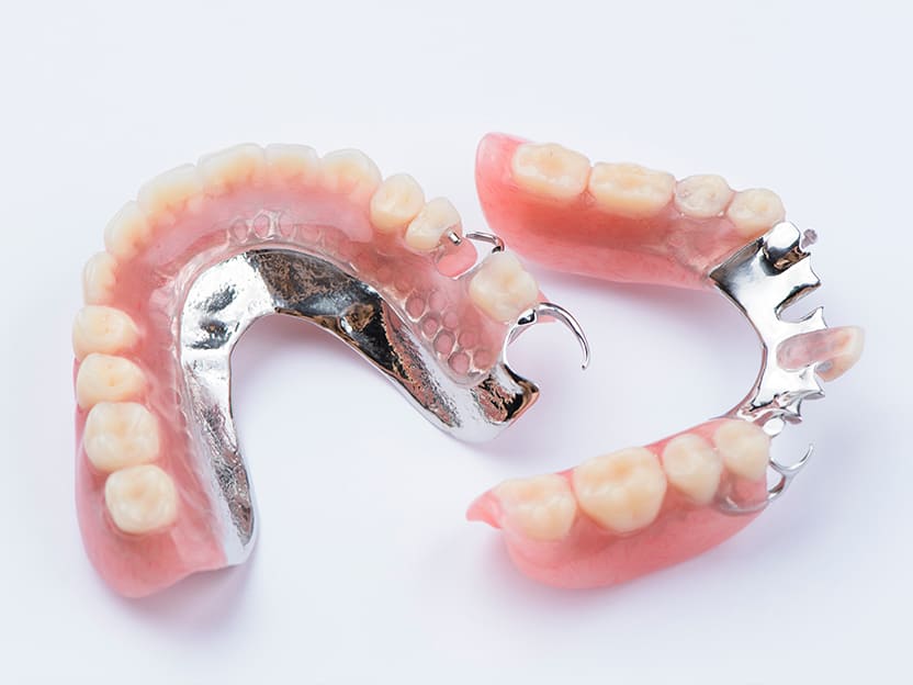 入れ歯が合わない…違和感があるそんなお悩みを解決します